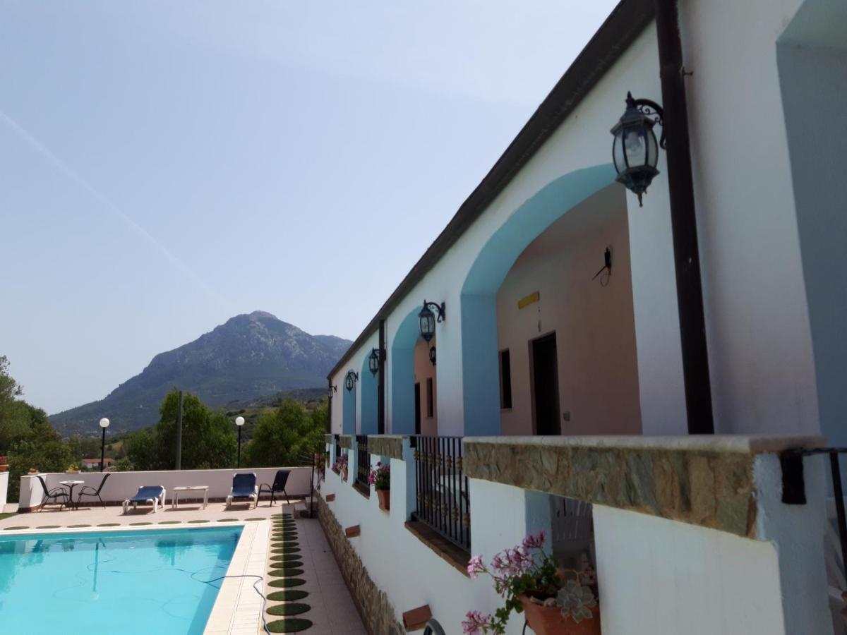Hotel Valle Del Cedrino Galtellì 外观 照片